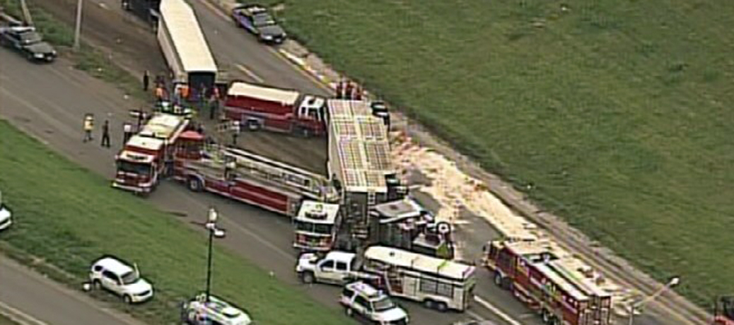 overturned-cattle-truck-kansas-city